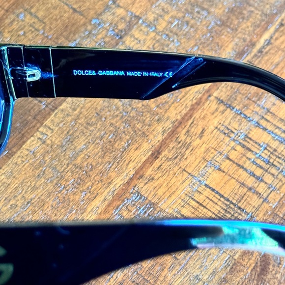 D&G Very Loving Sunglass - Picture 3 of 6